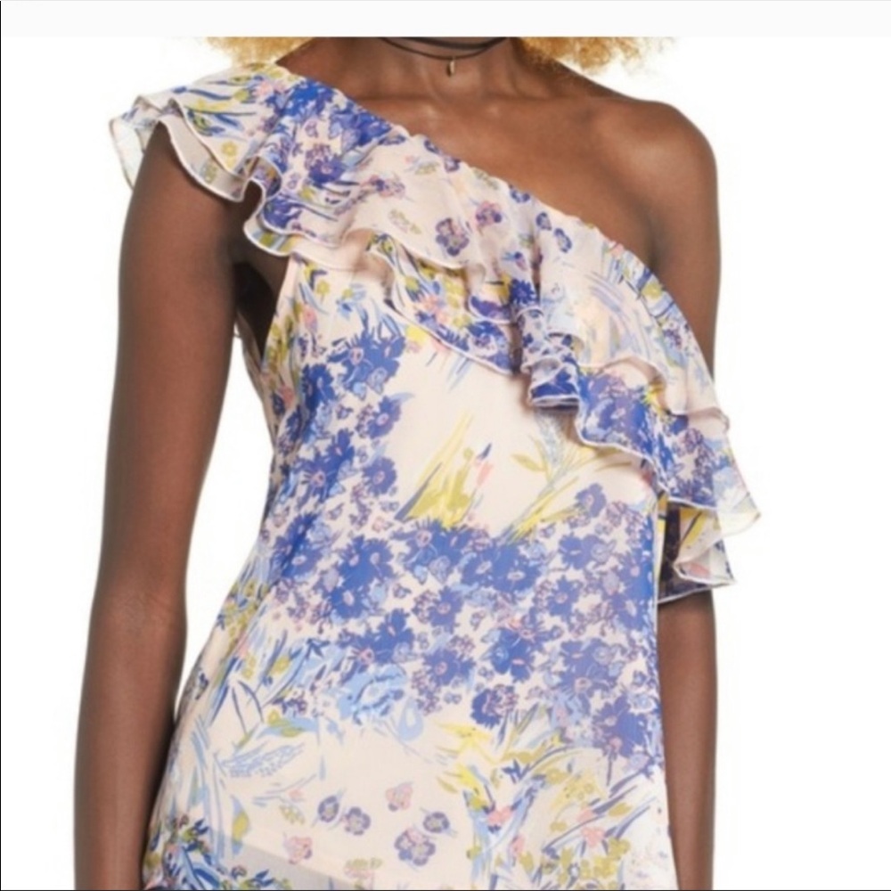 NWOT LEITH ONE SHOULDER RUFFLED BLOUSE SIZE LARGE